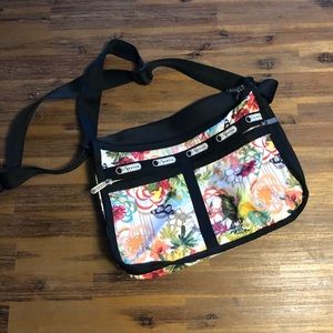 EUC LeSportsac crossbody bag